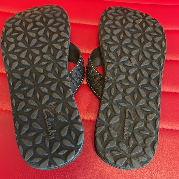 clarks flip flops amazon